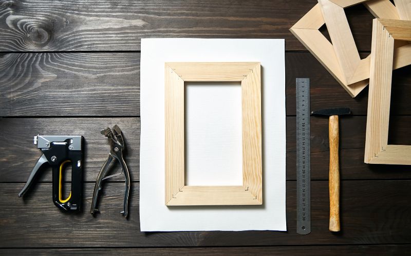 Stretching canvas with tools